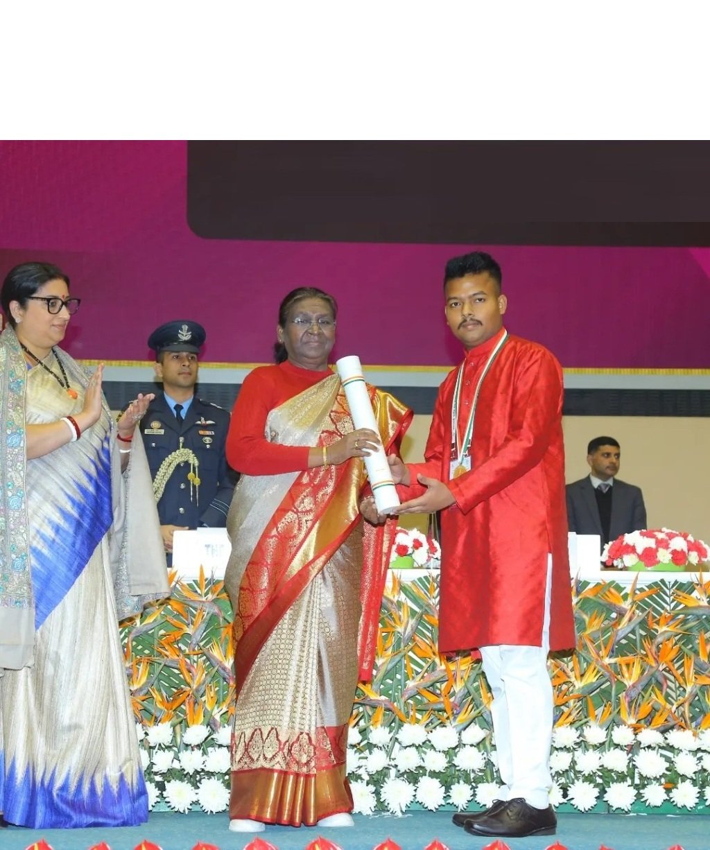 Hon'ble President of India Smt. Droupadi Murmu and Company Representative Aryan Singh